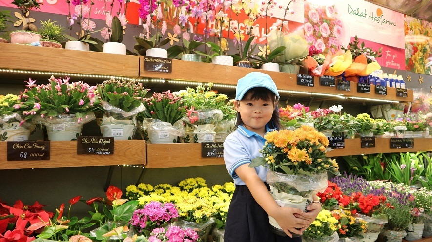 Bao Lì Xì Đỏ tái hiện lại một phong tục truyền thống của người Việt mà bất cứ đứa trẻ nào cũng mong chờ vào dịp Tết.